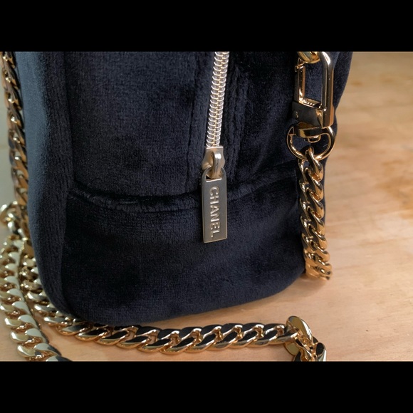 *SOLD* Chanel crossbody - Picture 3 of 5